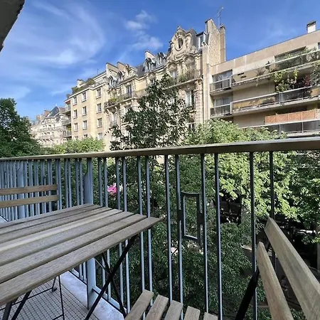 Apartment Parisian Charm Close Trocadero Paris